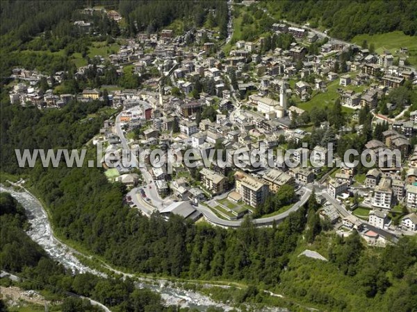 Photo aérienne de Chiesa in Valmalenco