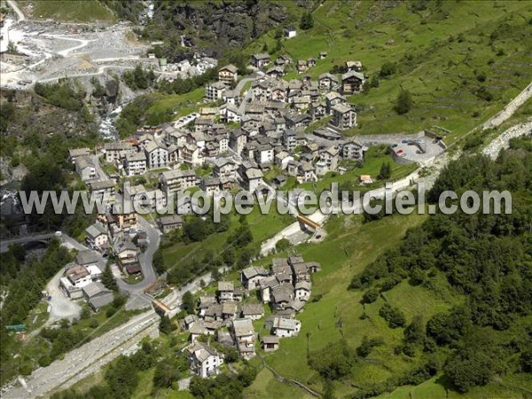 Photo aérienne de Chiesa in Valmalenco