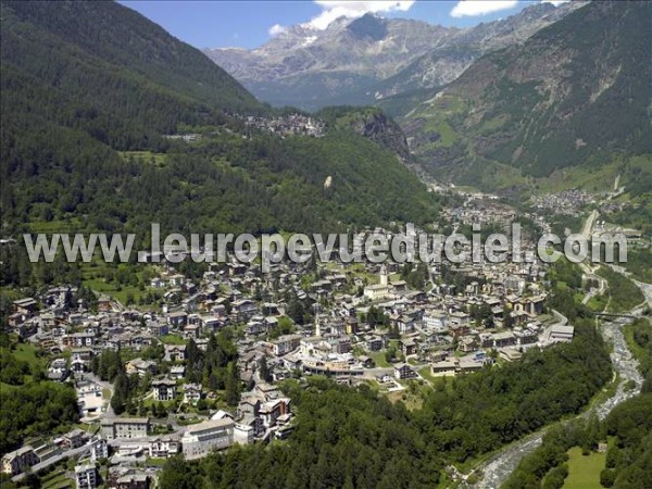 Photo aérienne de Chiesa in Valmalenco