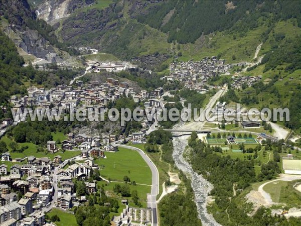 Photo aérienne de Chiesa in Valmalenco