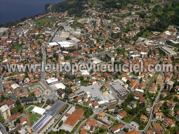 Photo aérienne de Mandello del Lario