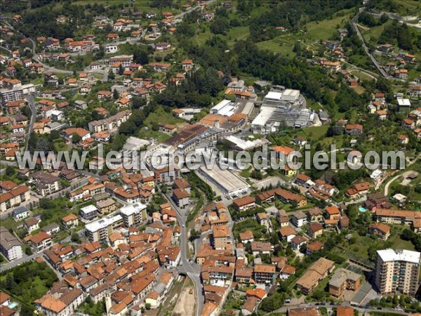 Photo aérienne de Mandello del Lario