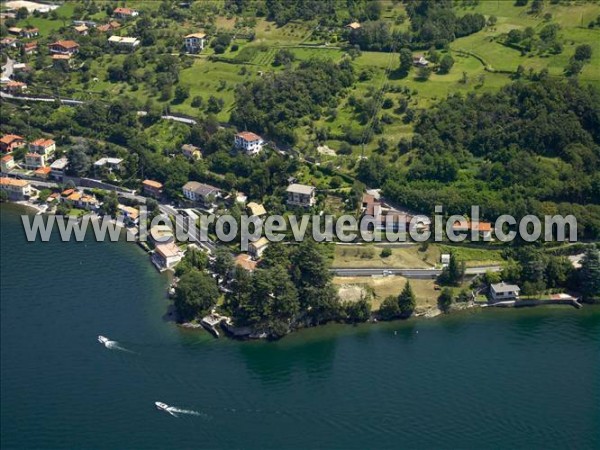 Photo aérienne de Mandello del Lario