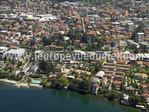 Photo aérienne de Mandello del Lario