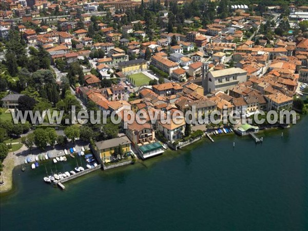 Photo aérienne de Mandello del Lario