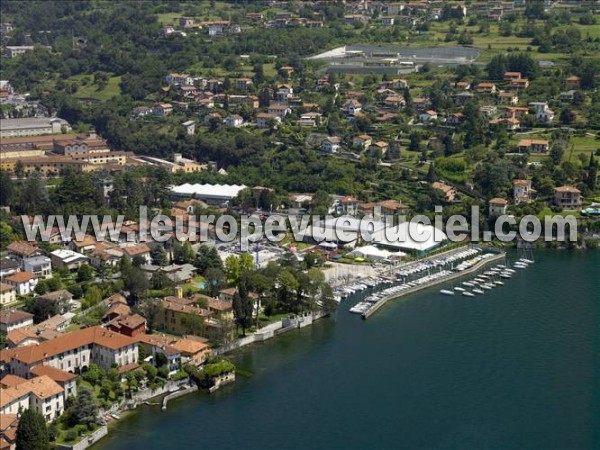 Photo aérienne de Mandello del Lario