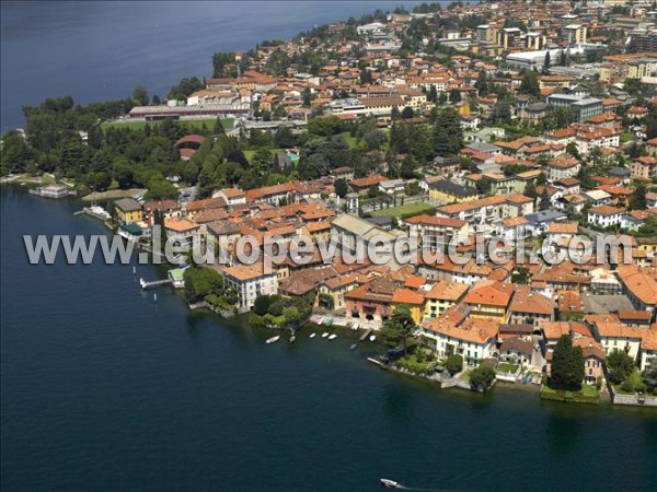 Photo aérienne de Mandello del Lario