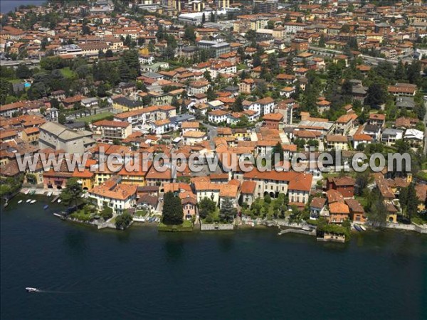 Photo aérienne de Mandello del Lario