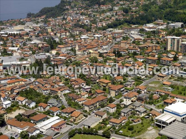 Photo aérienne de Mandello del Lario