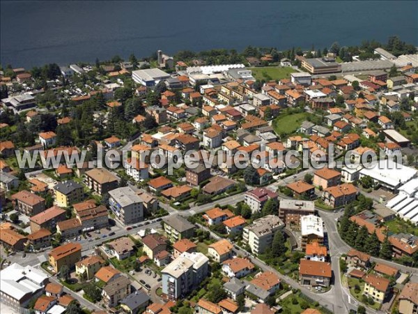 Photo aérienne de Mandello del Lario