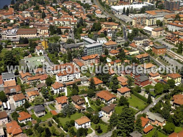 Photo aérienne de Mandello del Lario