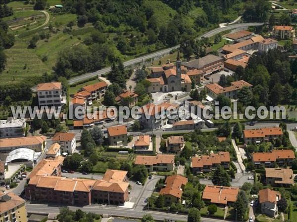 Photo aérienne de Barzanò