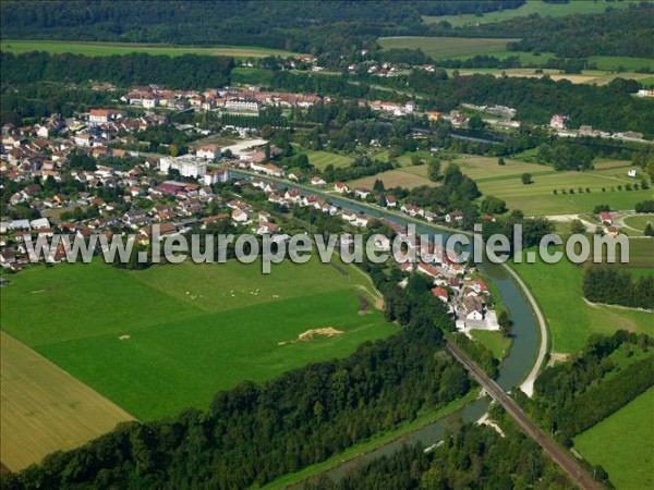 Photo aérienne de L'Isle-sur-le-Doubs