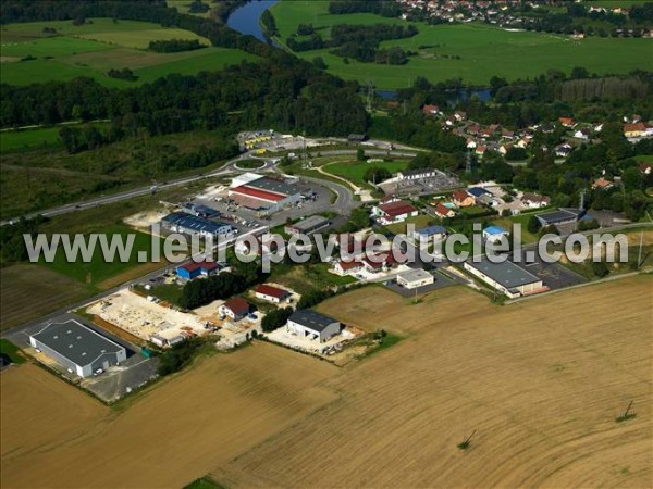 Photo aérienne de L'Isle-sur-le-Doubs