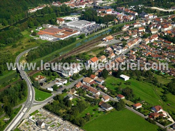 Photo aérienne de L'Isle-sur-le-Doubs