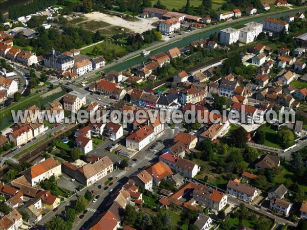 Photo aérienne de L'Isle-sur-le-Doubs