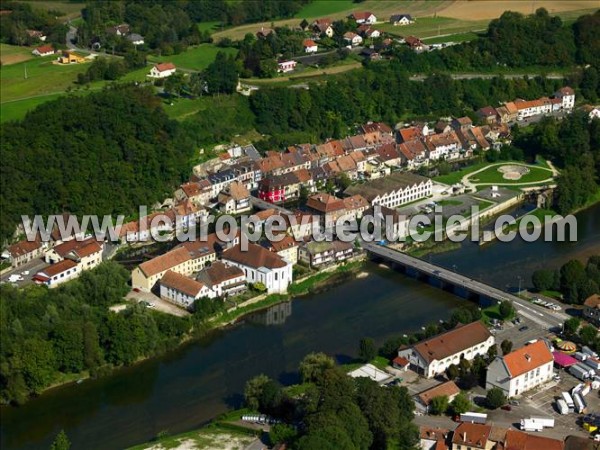 Photo aérienne de L'Isle-sur-le-Doubs