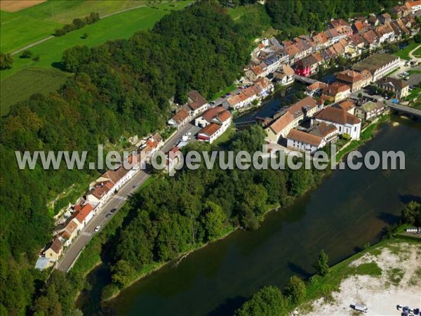 Photo aérienne de L'Isle-sur-le-Doubs