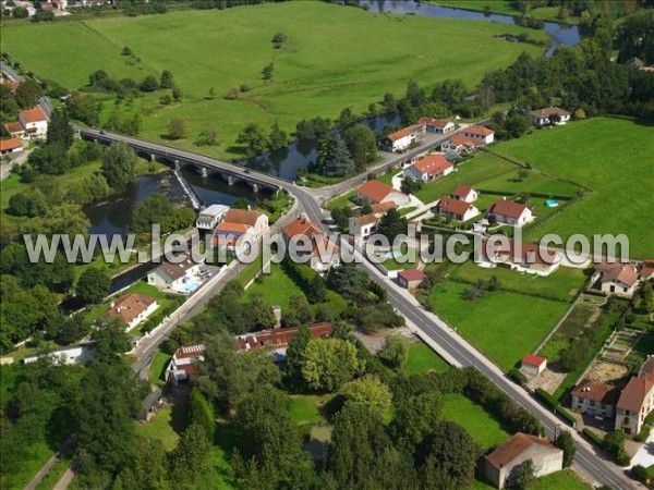 Photo aérienne de Faverney