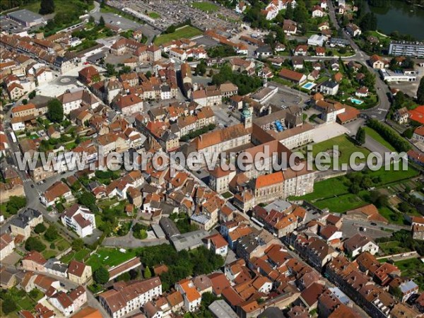 Photo aérienne de Luxeuil-les-Bains