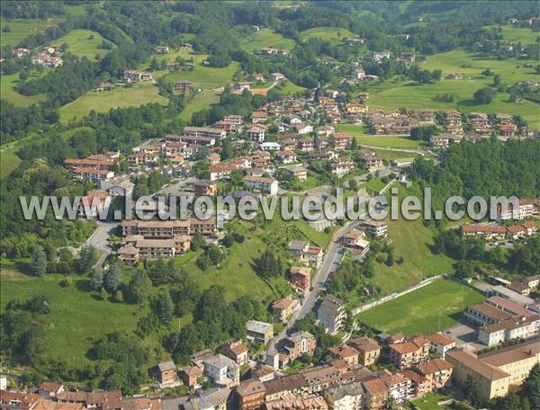 Photo aérienne de Fiorano al Serio