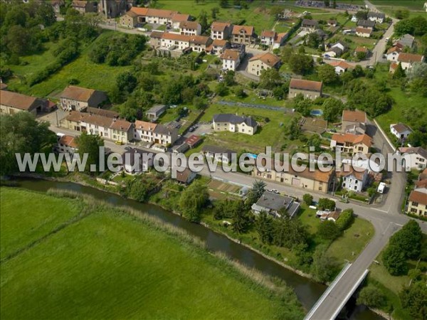Photo aérienne de Brin-sur-Seille
