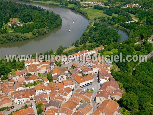 Photo aérienne de Liverdun