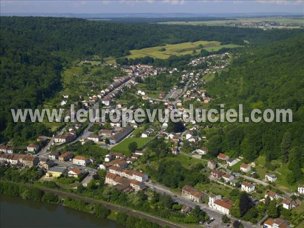 Photo aérienne de Marbache