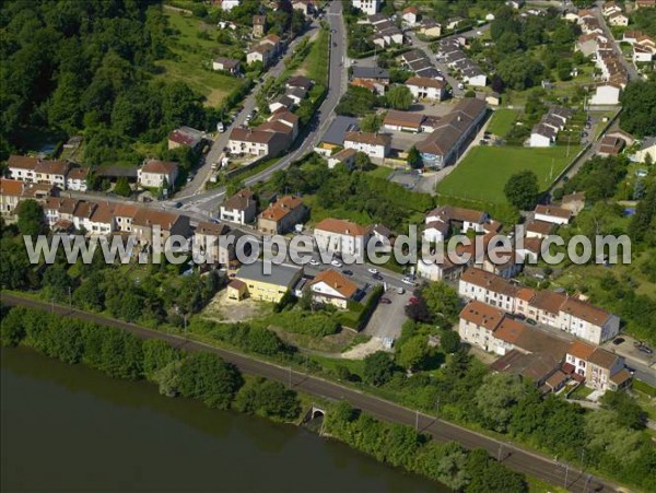 Photo aérienne de Marbache