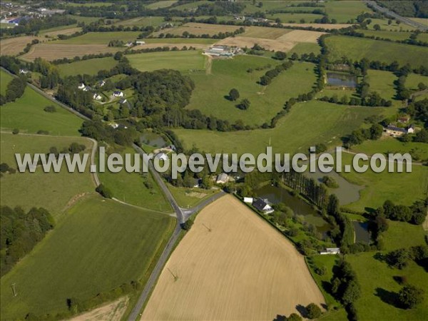 Photo aérienne de Le Genest-Saint-Isle