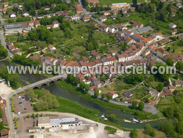 Photo aérienne de Mirecourt