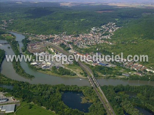 Photo aérienne de Ars-sur-Moselle