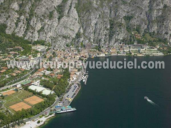 Photo aérienne de Limone sul Garda