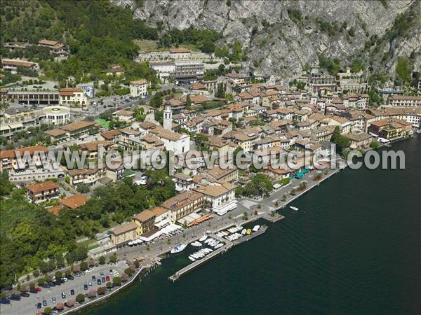 Photo aérienne de Limone sul Garda