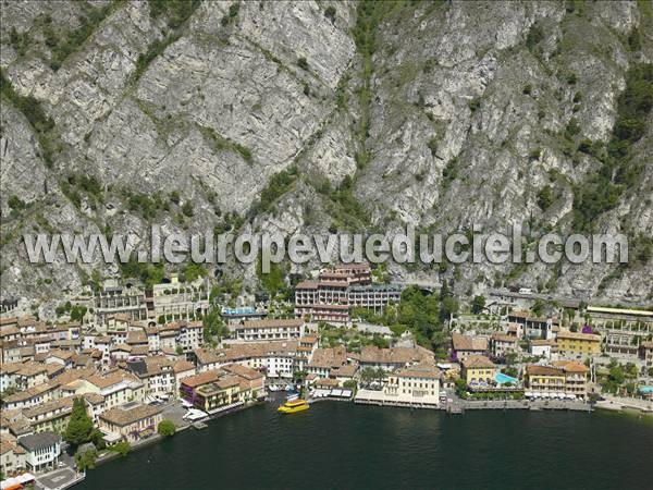 Photo aérienne de Limone sul Garda