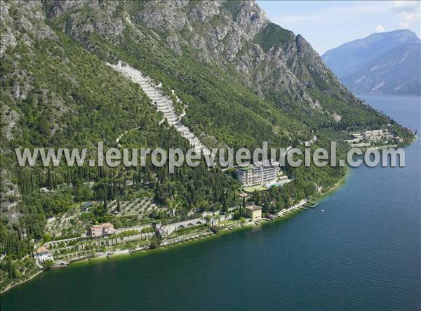 Photo aérienne de Limone sul Garda