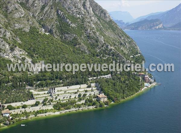 Photo aérienne de Limone sul Garda