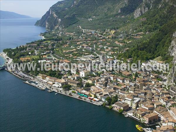 Photo aérienne de Limone sul Garda