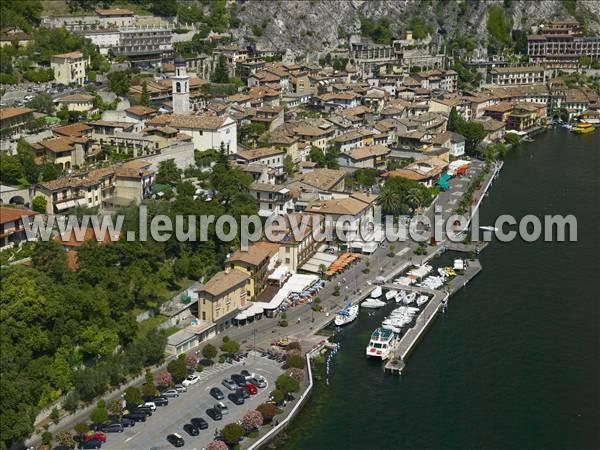 Photo aérienne de Limone sul Garda