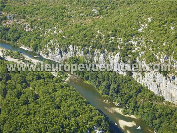 Photo aérienne de Berrias-et-Casteljau