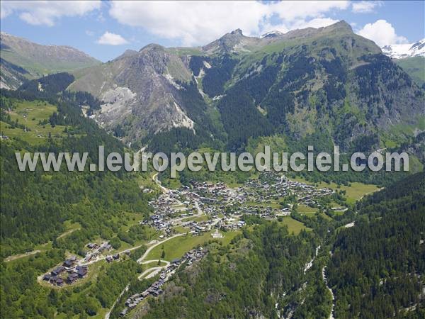 Photo aérienne de Champagny-en-Vanoise