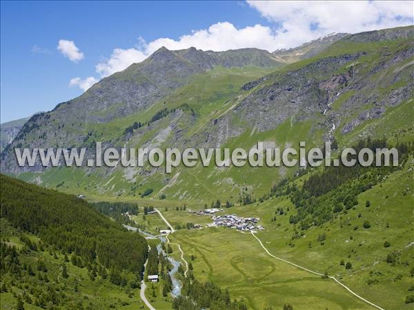 Photo aérienne de Champagny-en-Vanoise