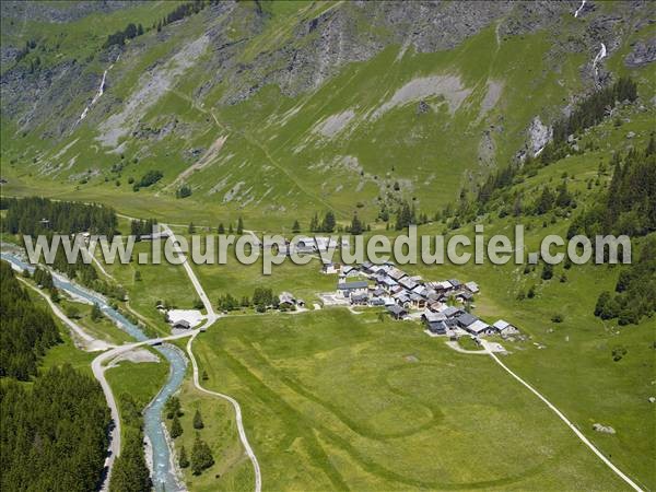 Photo aérienne de Champagny-en-Vanoise