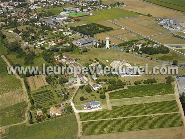 Photo aérienne de Gmozac