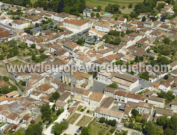 Photo aérienne de Gémozac