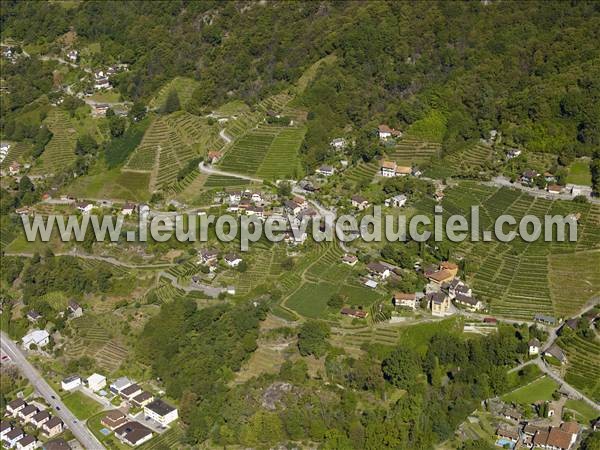 Photo aérienne de Cugnasco-Gerra