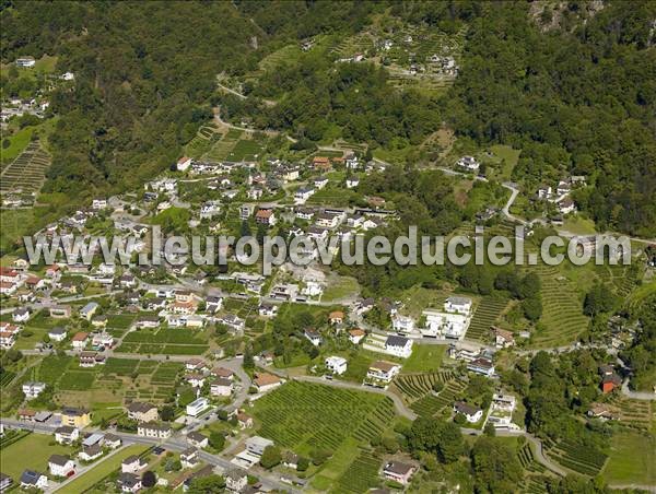 Photo aérienne de Cugnasco-Gerra