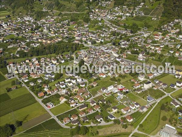 Photo aérienne de Cugnasco-Gerra