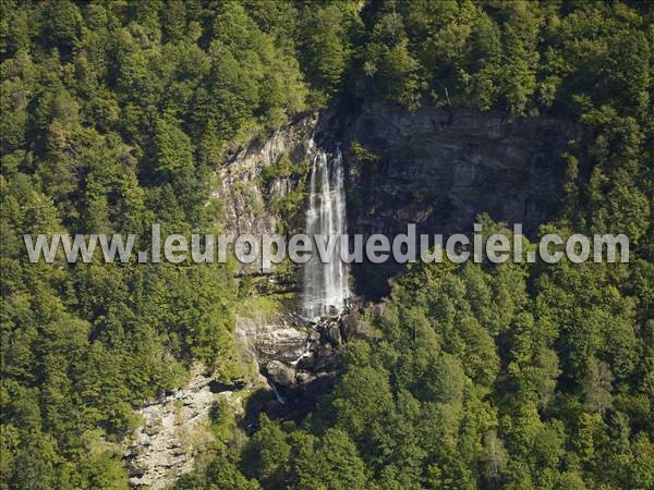 Photo aérienne de Cugnasco-Gerra