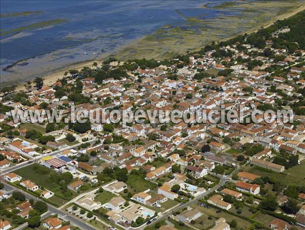 Photo aérienne de La Bre-les-Bains